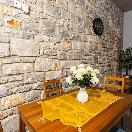 Beachfront Mani Luxury Stone Nest Steps From Sea *