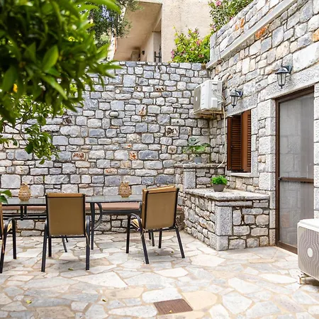 Beachfront Mani Luxury Stone Nest Steps From Sea *